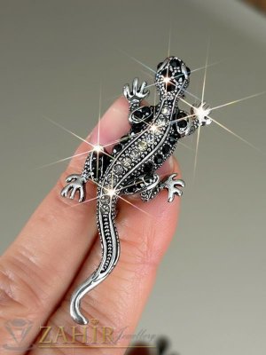 Прелестна кристална брошка гущер геко 6,5 на 2,5 см с бели и черни кристалчета, сребриста основа - B1590